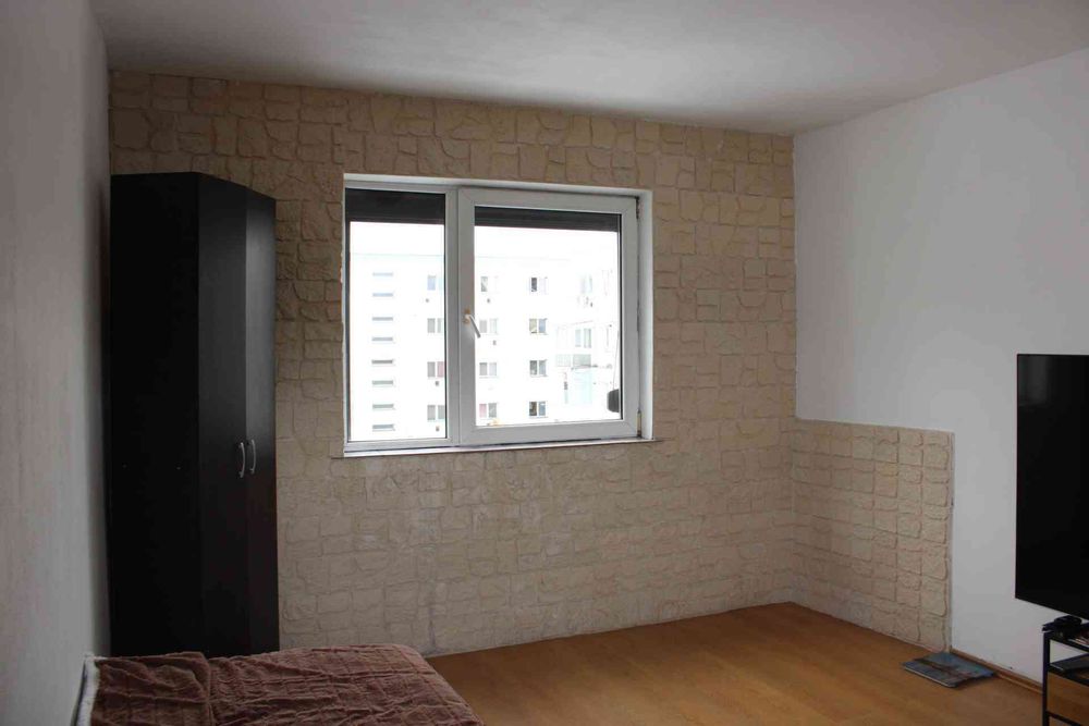 Vând camera de cămin . Bartolomeu Str . Lâni - Vedere 2