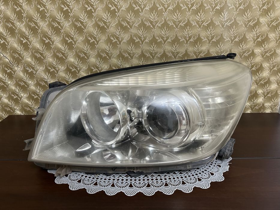 Фара (передняя , левая) на RAV4 2007года европеец оригинал