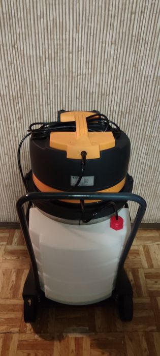 Продам моющий пылесос промышленный