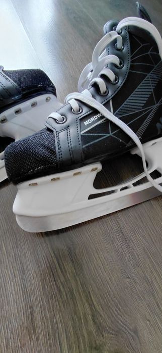 Коньки хоккейные