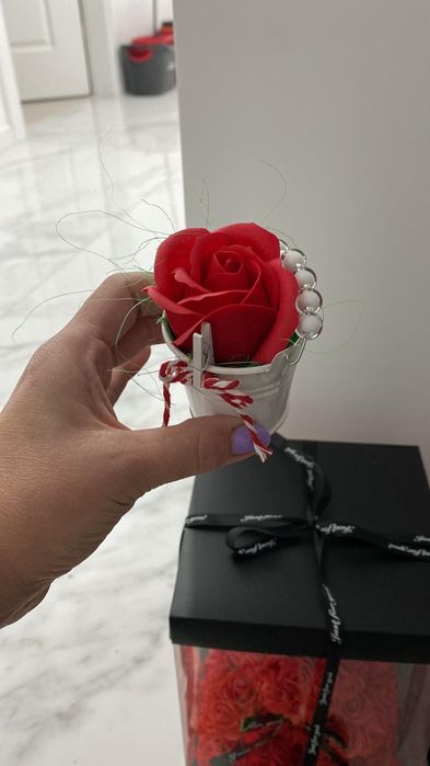 Buna! Vand ornamente din trandafiri de sapun ! Intre 15-300 lei