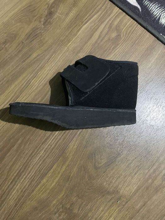 Следоперацонна обувка.