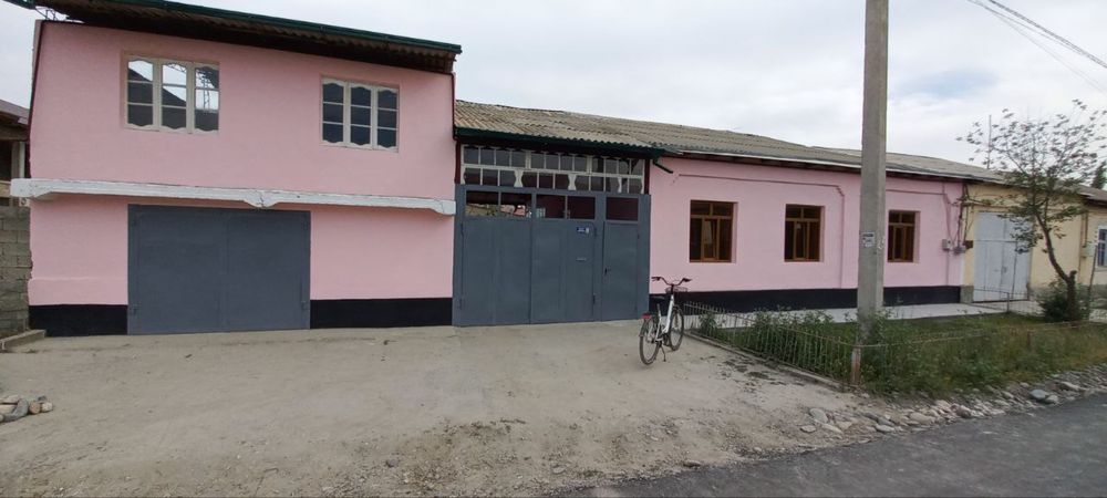 Уй сотилади автосервис билан!Жомбой шахри, Бобур кучаси 16уй.