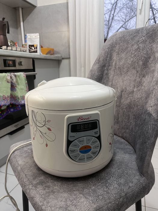 Мультиварка Bene C10-WT