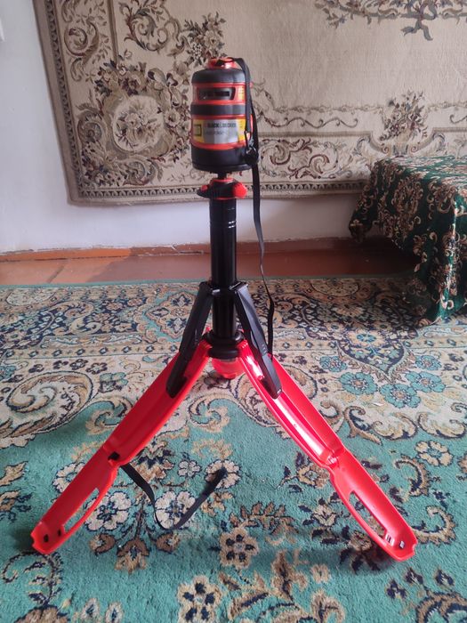 Продам Лазерный Уровень Black & Decker