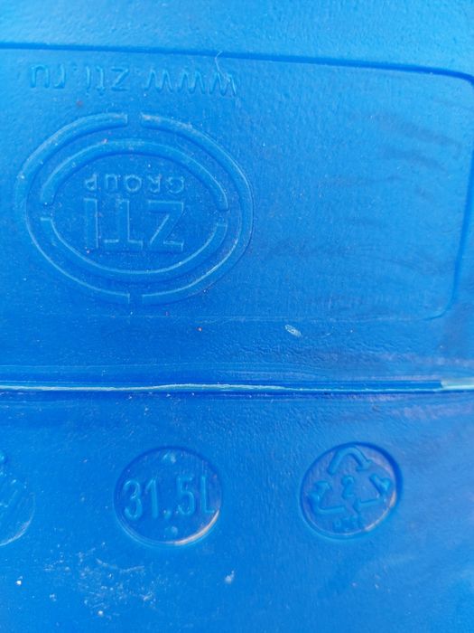 Пластиковые канистры на 30 лит.