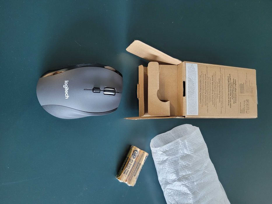 Продавам мишка Logitech M705
