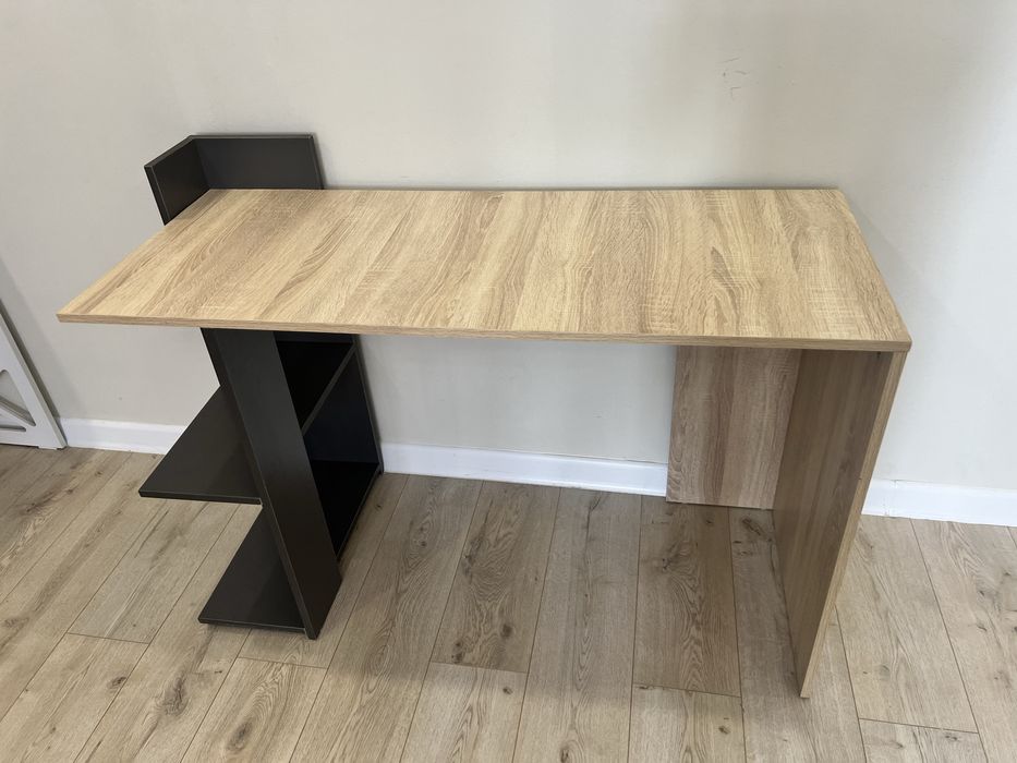 Письменный стол