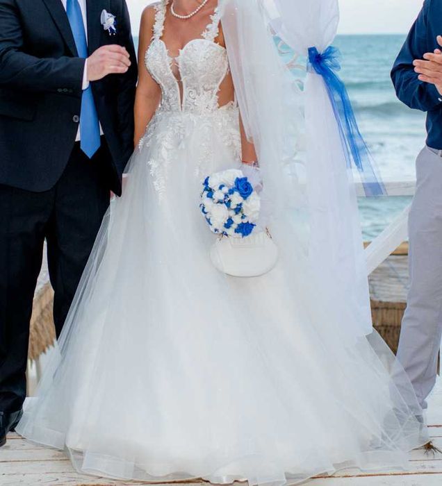 бутикова булченска рокля с подаръци воал,чанта,кошница,букет