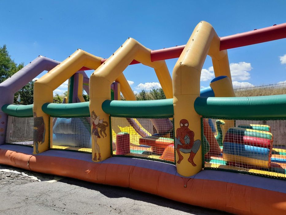 български надуваем батут- замък