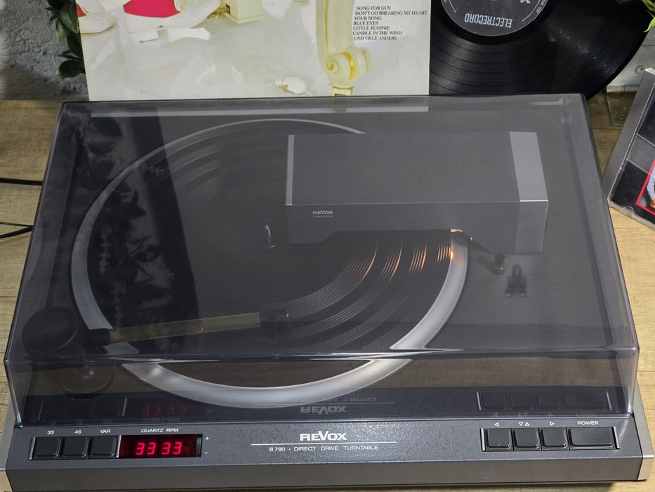 Pick-up REVOX B790, direct drive, turntable, digital comand,hifi audio