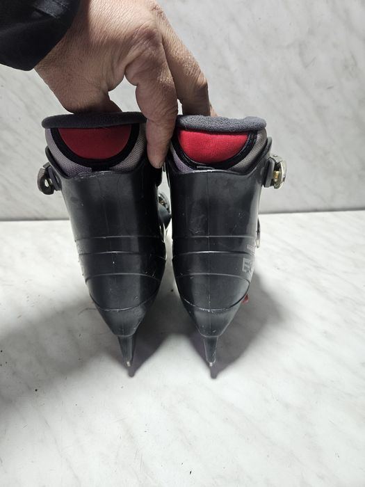 Patine 1519 gheata reglabile marime  32-33-34-35 .