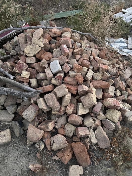 Кирпичи отходы (разные)