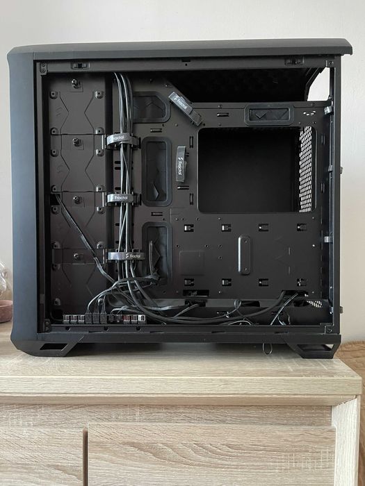 Carcasa Fractal Design Torrent Black Solid, garantie Pc Garage