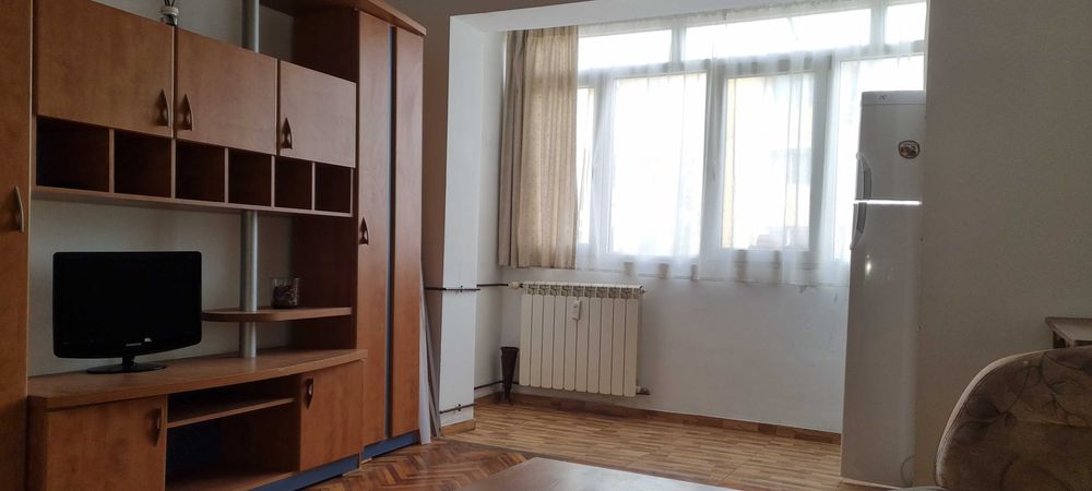 inchiriez apartament 2 camere