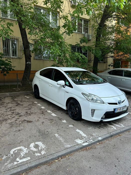 Inchiriez Toyota Prius G3 GPL