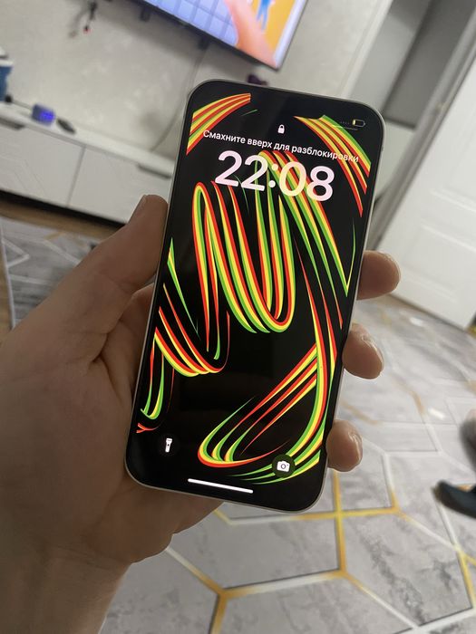 Продам Айфон 13 в хорошем состоянии