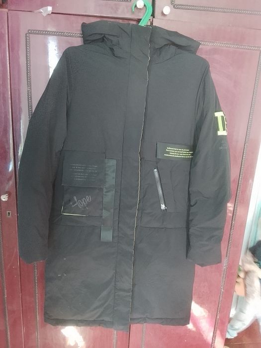 Продам зимние куртки