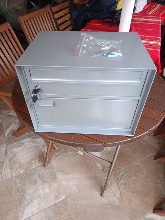 Продавам пощенска кутия