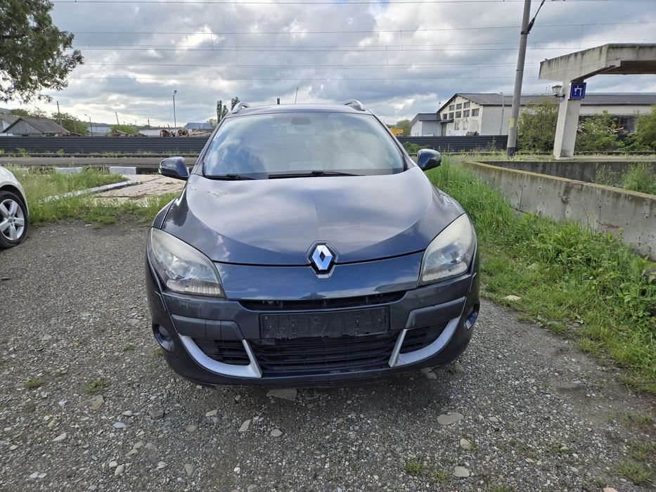 Dezmembrez Renault Megane 3 , 1.5dCi , 2011 , euro5
