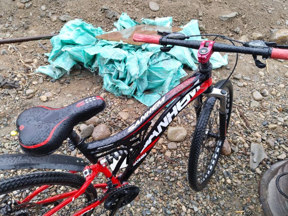 Горный двухподвесной велосипед