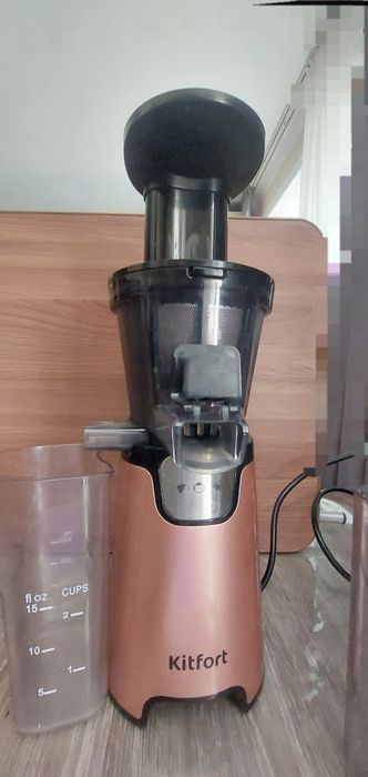 Соковыжималка шнековая Kitfort КТ-1114