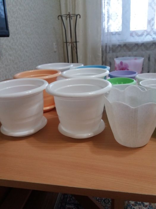 Продаю горшки для цветов.