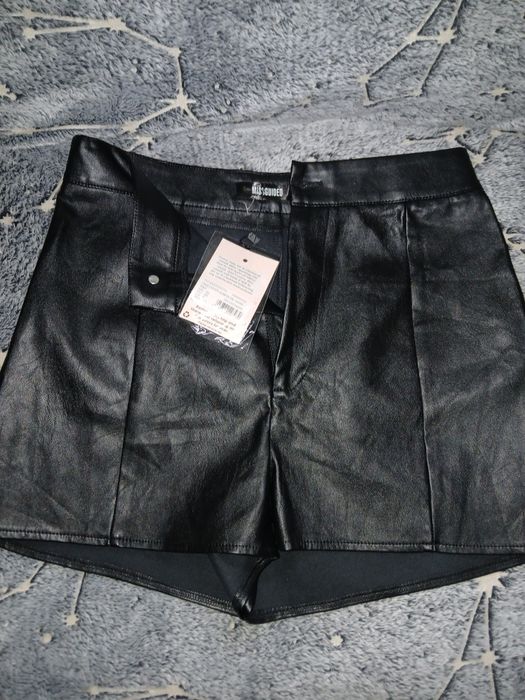 Pantaloni scurti din imitație piele