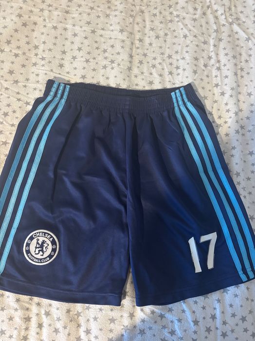 Спортни дрехи и екипи