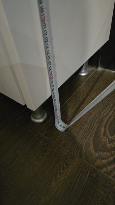 Продам шкаф пенал