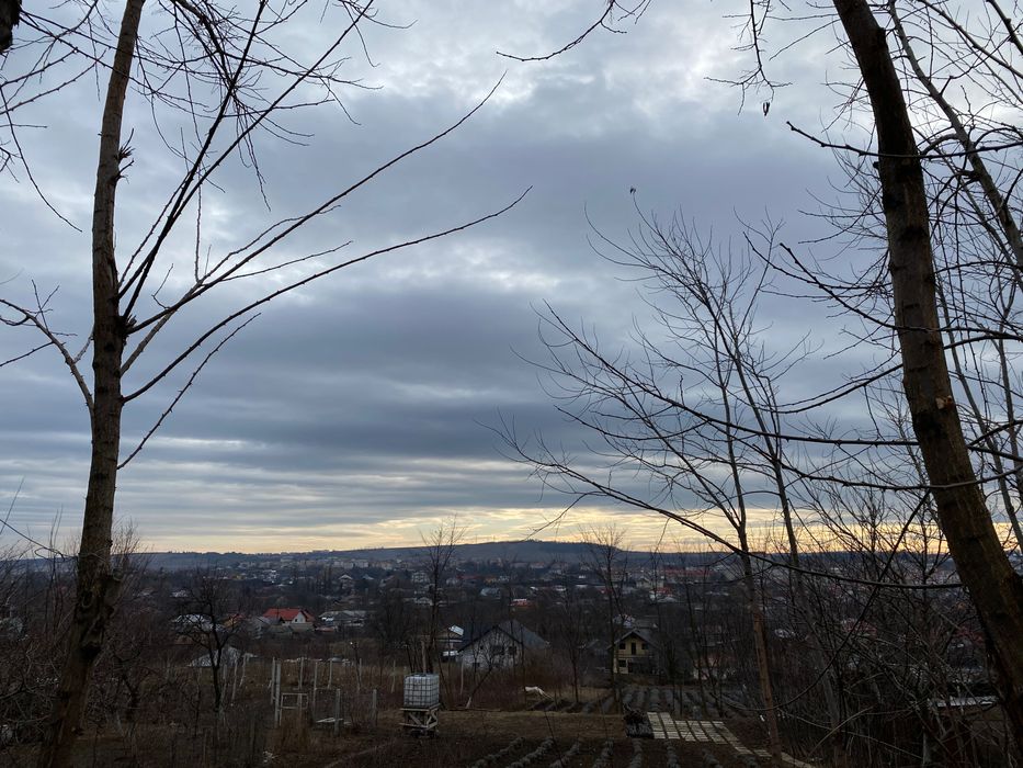 Casă bătrânească / teren 3000mp2 / vând / rate 5 ani