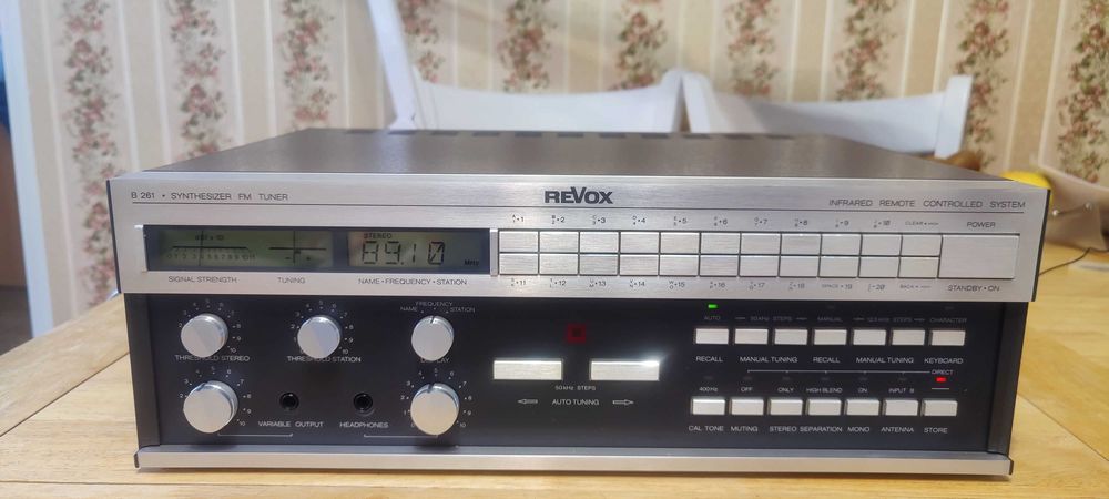 Продавам Тунер Revox B261