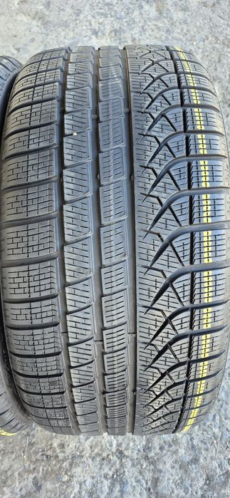 4 anvelope iarna Pirelli,fata 245/45/19,spate 275/40/19.Pret/bucata.