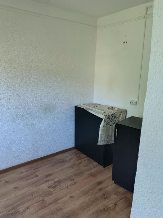 Vând apartament 3 camere