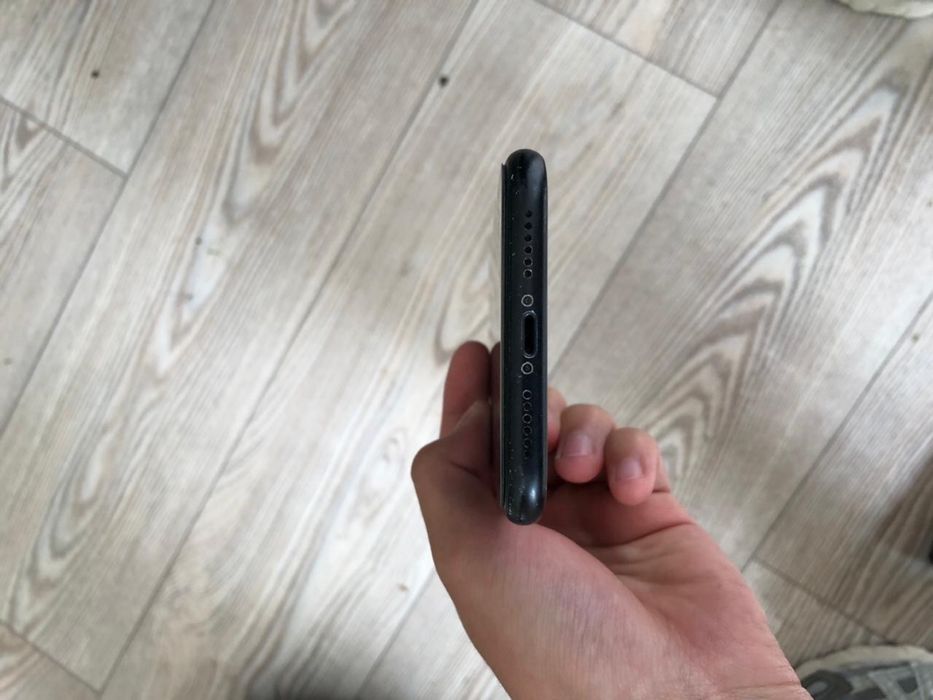 iphone xr 128/74%
