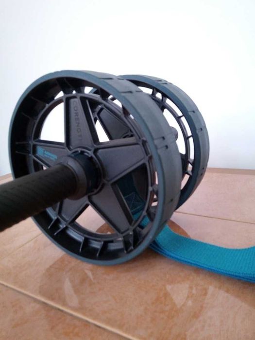 Roată abdomene Ab Wheel Corength Decathlon cu chingă elastică și suport genunchi