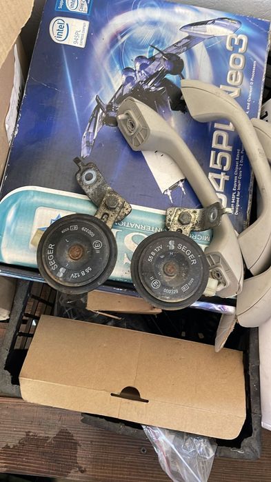 Ornamente, claxon, plafoniera, lampa Dacia Duster