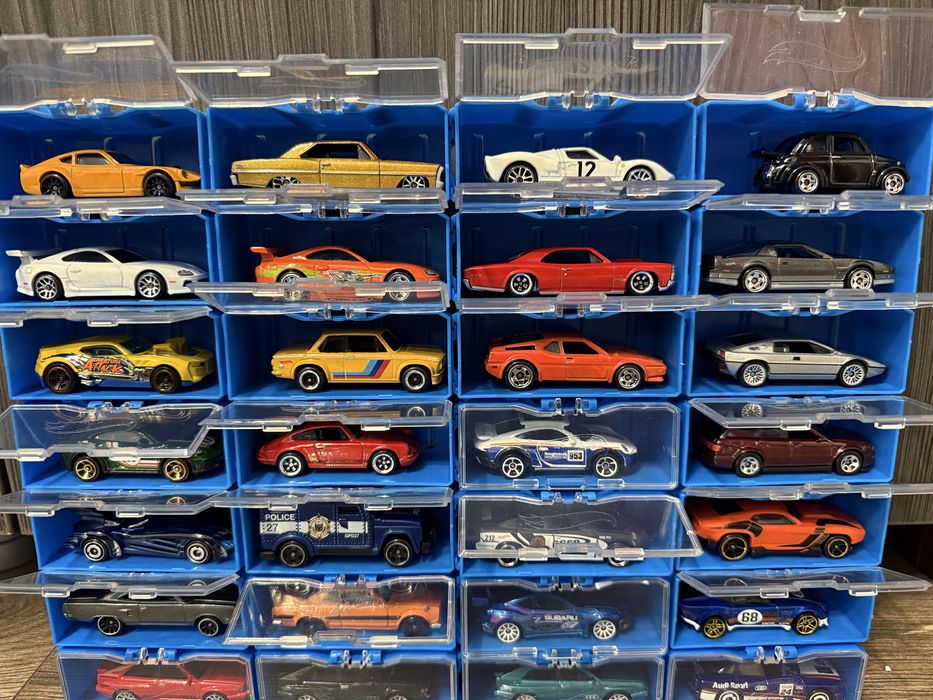 Vand cutie 28 Hotwheels