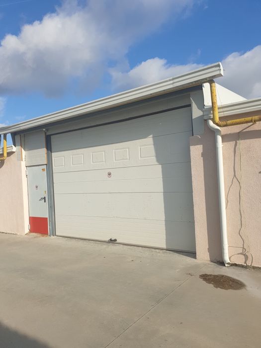 Inchiriez Hala 216mp sau 540