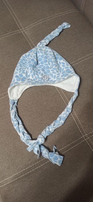 Продам шапки для девочки