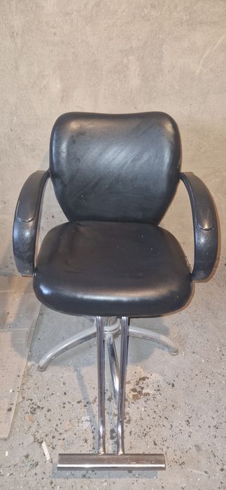 Стул парикмахерской