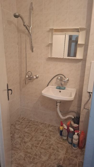 Дава се под наем Едностаен апартамент в Плевен, Дружба 2 - 45 кв.м за 204 € - Снимка #11