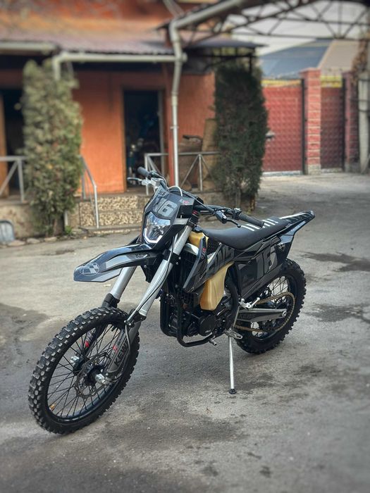 Продам эндуро 300кубов