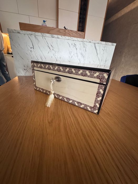 Хумидор за пури от кедрово дърво