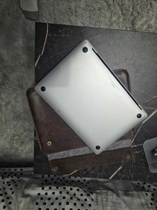 MacBook 13 Pro m1 8gb 256gb