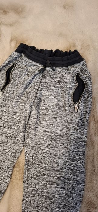 Pantaloni sport sibtiri