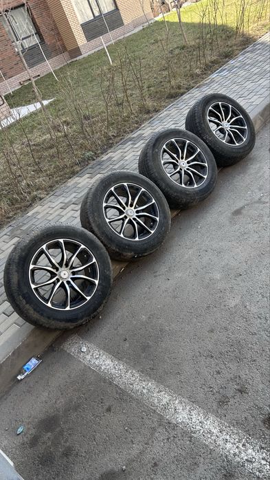 Продам четыре летние шины вместе дисками