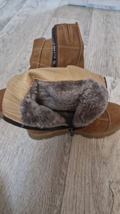 Продам женские сапожки