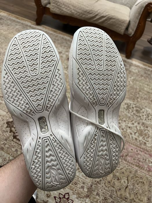 Продам баскетбольные кроссовки