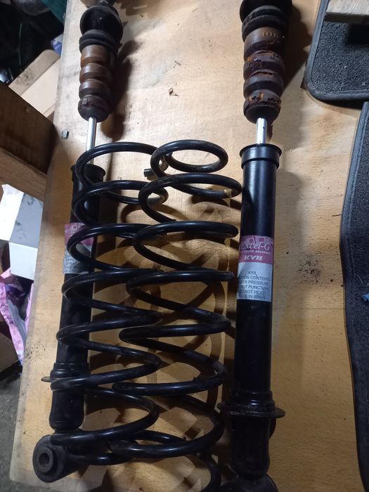 Opel Vectra B amortizoare arcuri spate suspendat dulap